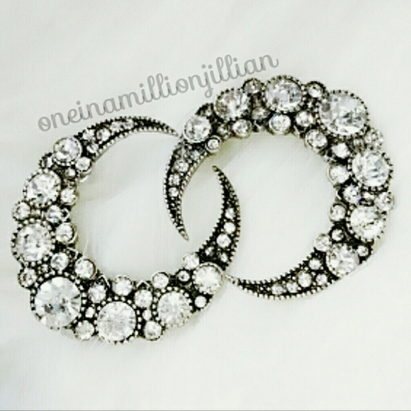 Large Crescent Moon Sparkling Fashion Earrings - Picture 3 of 6